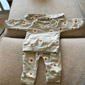 0-3 Months daisy outfit set